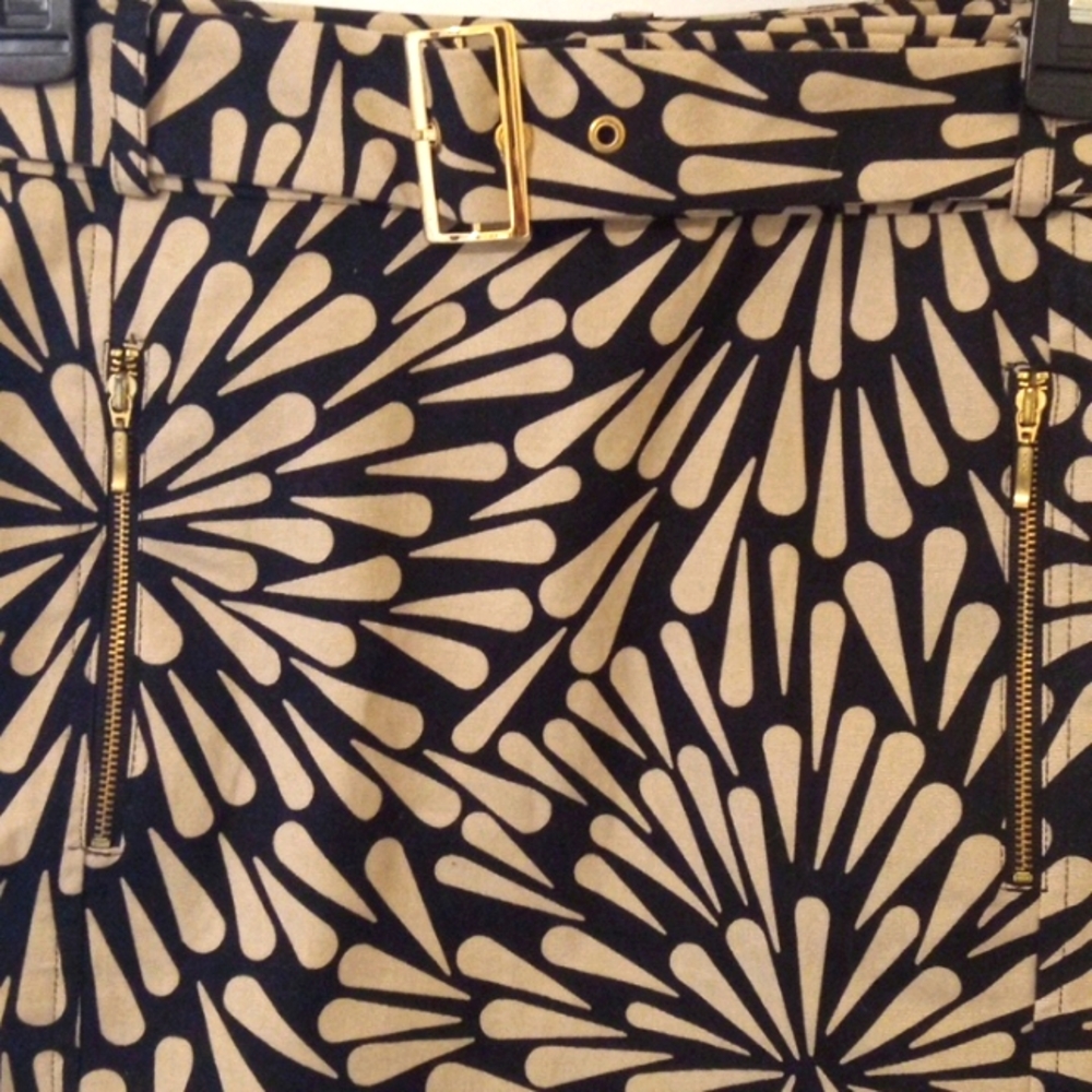 TALBOTS PETITES BLACK TAN SUNBURST PATTERN BELTED SKIRT SIZE 12 NWOT - Picture 2 of 10